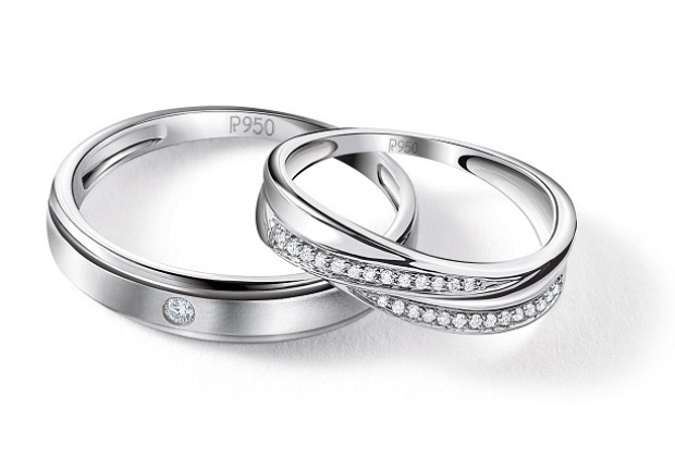 Nhẫn cưới bằng platinum